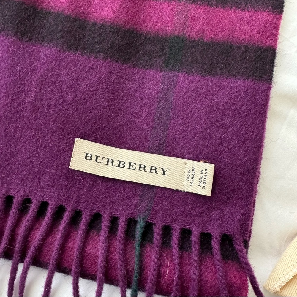 Cashmere Burberry authentic very good condition